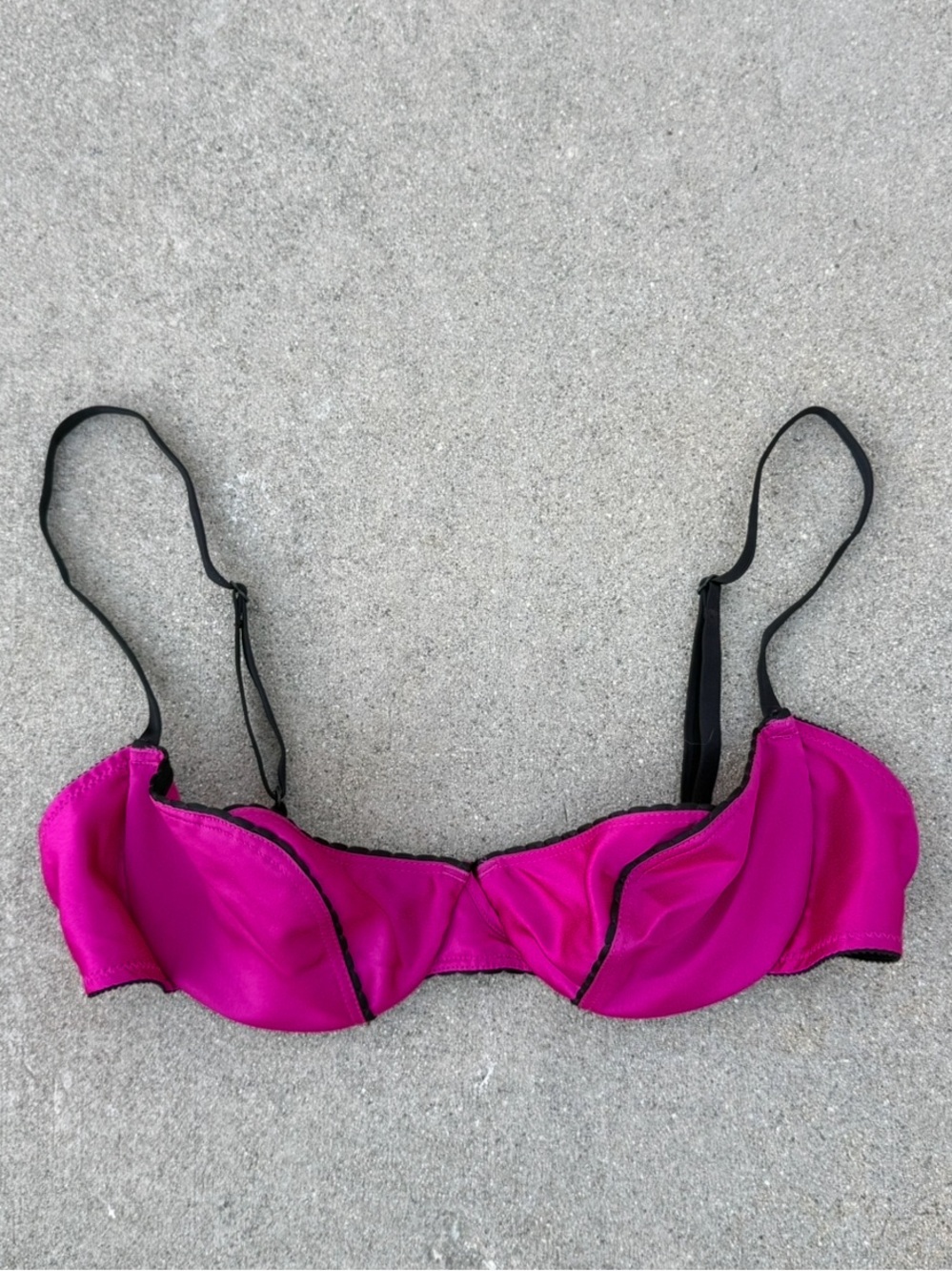 Vintage 1990s Y2K Victoria’s Secret satin Underwire Black pink Bra 36C USA